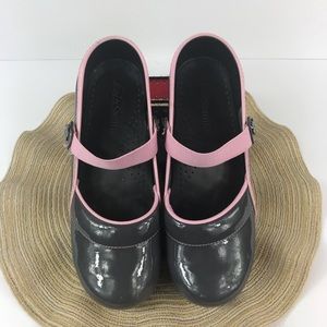 Sanita Koi Gray/Pink Clogs GUC size39/9